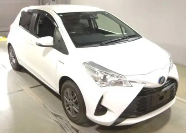 2020 Toyota Vitz — Front exterior