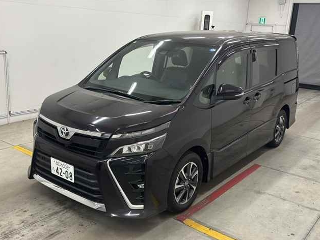 2021 Toyota Voxy — Front exterior