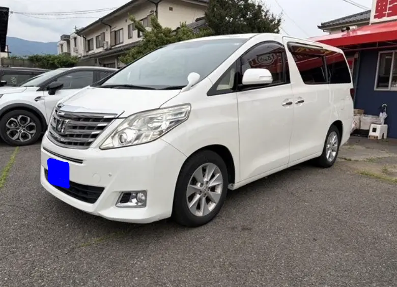 2014 Toyota Alphard — Front exterior
