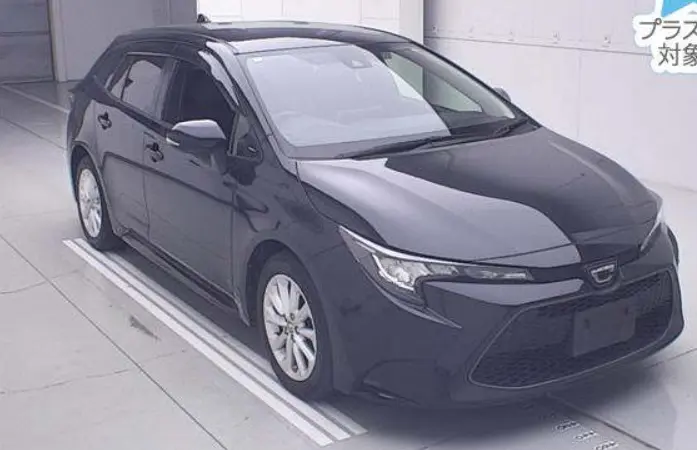 2020 Toyota Corolla Touring — Front exterior